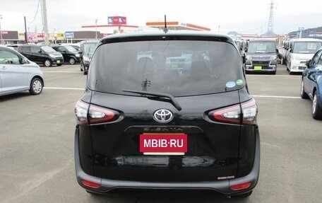 Toyota Sienta II, 2017 год, 1 350 000 рублей, 5 фотография