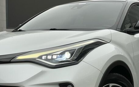 Toyota C-HR I рестайлинг, 2021 год, 2 100 000 рублей, 5 фотография