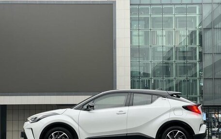 Toyota C-HR I рестайлинг, 2021 год, 2 100 000 рублей, 6 фотография