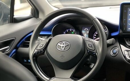 Toyota C-HR I рестайлинг, 2021 год, 2 100 000 рублей, 14 фотография