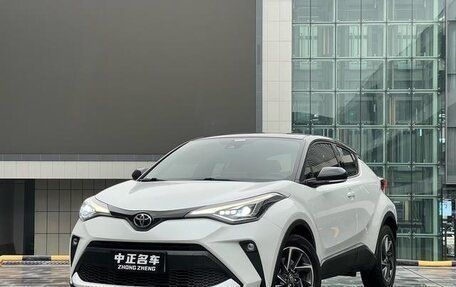 Toyota C-HR I рестайлинг, 2021 год, 2 100 000 рублей, 18 фотография