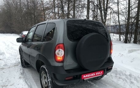 Chevrolet Niva I рестайлинг, 2017 год, 670 000 рублей, 3 фотография