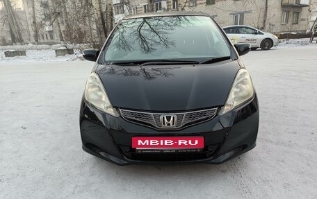 Honda Fit III, 2010 год, 690 000 рублей, 4 фотография