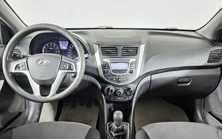 Hyundai Solaris II рестайлинг, 2013 год, 599 000 рублей, 14 фотография