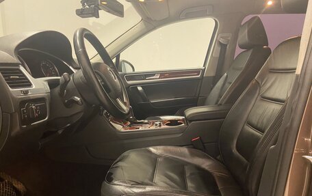 Volkswagen Touareg III, 2010 год, 2 100 000 рублей, 8 фотография