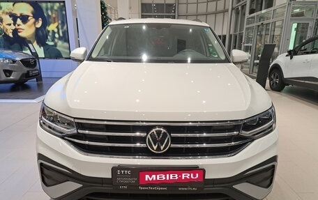 Volkswagen Tiguan II, 2022 год, 3 636 000 рублей, 6 фотография