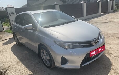 Toyota Auris II, 2013 год, 1 200 000 рублей, 3 фотография