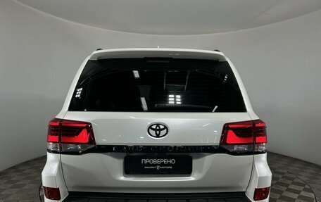 Toyota Land Cruiser 200, 2018 год, 6 900 000 рублей, 3 фотография