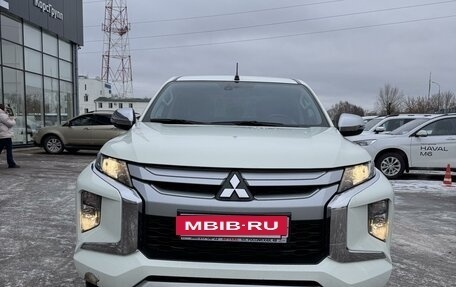 Mitsubishi L200 IV рестайлинг, 2021 год, 3 400 000 рублей, 3 фотография