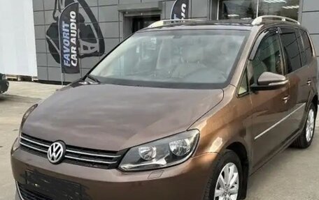 Volkswagen Touran III, 2014 год, 1 350 000 рублей, 3 фотография