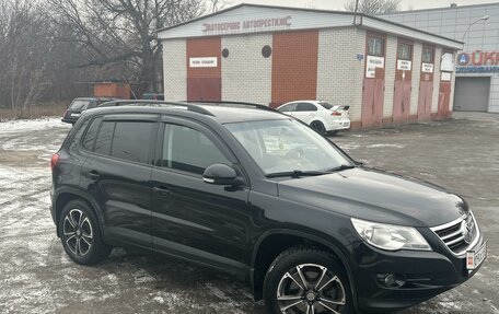 Volkswagen Tiguan I, 2010 год, 900 000 рублей, 2 фотография