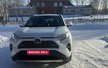 Toyota RAV4, 2019 год, 3 500 000 рублей, 2 фотография