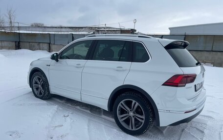 Volkswagen Tiguan II, 2018 год, 3 850 000 рублей, 6 фотография