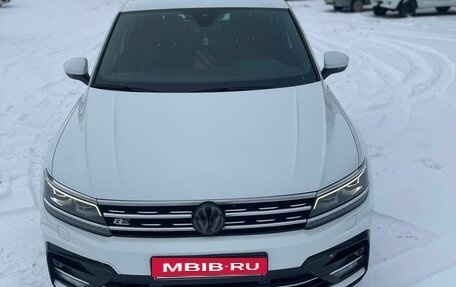 Volkswagen Tiguan II, 2018 год, 3 850 000 рублей, 5 фотография