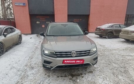 Volkswagen Tiguan II, 2019 год, 2 800 000 рублей, 2 фотография