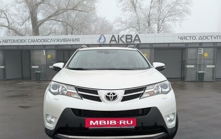 Toyota RAV4, 2015 год, 3 200 000 рублей, 3 фотография