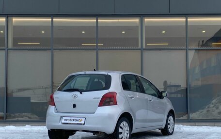 Toyota Yaris III рестайлинг, 2008 год, 599 000 рублей, 4 фотография