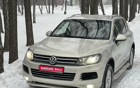 Volkswagen Touareg III, 2011 год, 2 099 000 рублей, 1 фотография