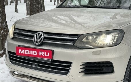 Volkswagen Touareg III, 2011 год, 2 099 000 рублей, 3 фотография