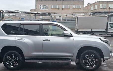 Toyota Land Cruiser Prado 150 рестайлинг 2, 2015 год, 3 250 000 рублей, 4 фотография