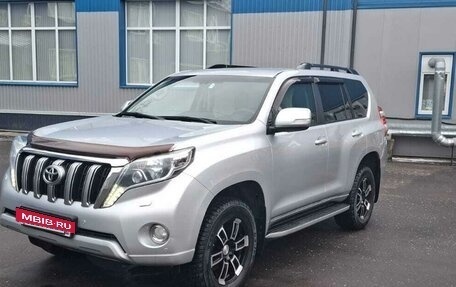 Toyota Land Cruiser Prado 150 рестайлинг 2, 2015 год, 3 250 000 рублей, 6 фотография