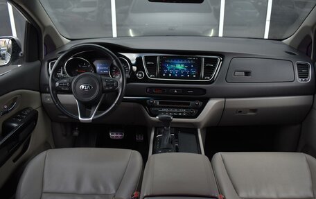 KIA Carnival III, 2017 год, 2 700 000 рублей, 6 фотография