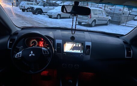 Mitsubishi Outlander III рестайлинг 3, 2008 год, 1 250 000 рублей, 9 фотография