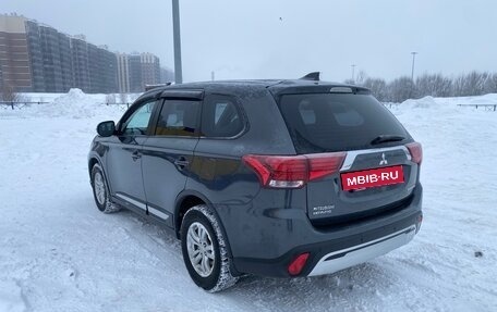 Mitsubishi Outlander III рестайлинг 3, 2019 год, 1 990 000 рублей, 7 фотография