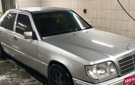 Mercedes-Benz E-Класс, 1995 год, 780 000 рублей, 24 фотография