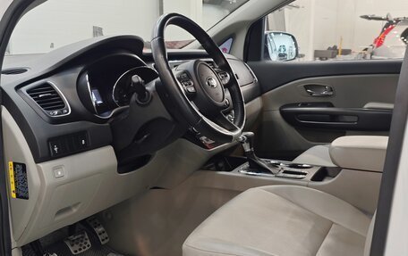 KIA Carnival III, 2018 год, 2 750 000 рублей, 14 фотография