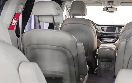 KIA Carnival III, 2018 год, 2 750 000 рублей, 13 фотография