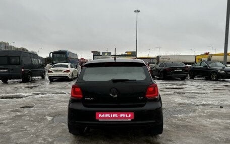 Volkswagen Polo VI (EU Market), 2011 год, 900 000 рублей, 3 фотография