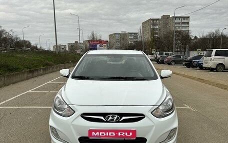 Hyundai Solaris II рестайлинг, 2012 год, 750 000 рублей, 1 фотография