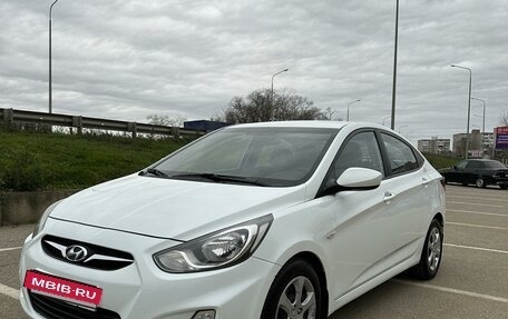 Hyundai Solaris II рестайлинг, 2012 год, 750 000 рублей, 3 фотография