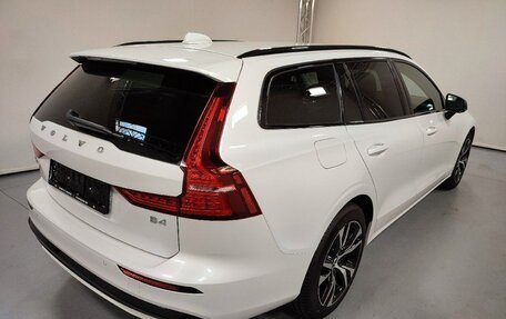 Volvo V60 II, 2023 год, 6 060 000 рублей, 3 фотография