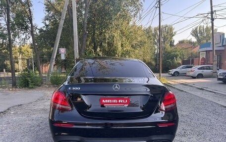 Mercedes-Benz E-Класс, 2019 год, 3 600 000 рублей, 7 фотография