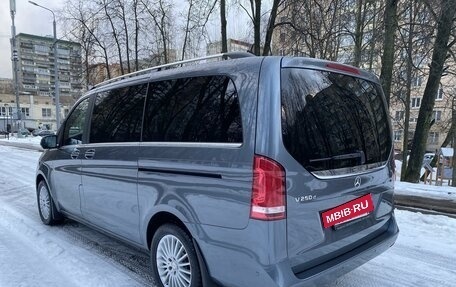 Mercedes-Benz V-Класс, 2015 год, 5 500 000 рублей, 4 фотография