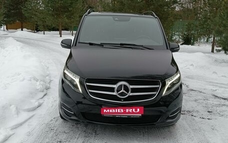 Mercedes-Benz V-Класс, 2015 год, 3 400 000 рублей, 2 фотография