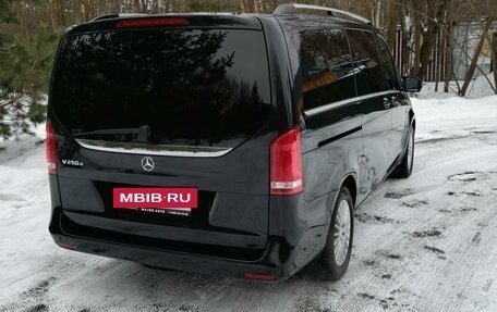 Mercedes-Benz V-Класс, 2015 год, 3 400 000 рублей, 4 фотография