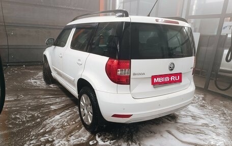 Skoda Yeti I рестайлинг, 2014 год, 1 000 000 рублей, 3 фотография