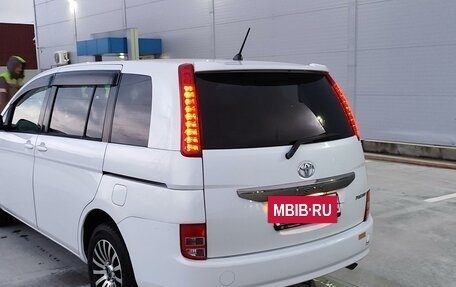 Toyota ISis I, 2004 год, 1 050 000 рублей, 5 фотография