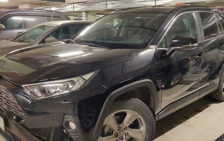 Toyota RAV4, 2020 год, 3 800 000 рублей, 8 фотография