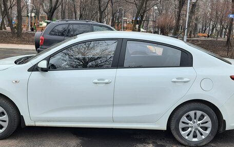 KIA Rio IV, 2018 год, 1 450 000 рублей, 6 фотография