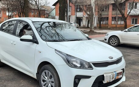 KIA Rio IV, 2018 год, 1 450 000 рублей, 13 фотография