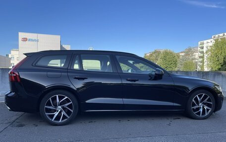 Volvo V60 II, 2021 год, 3 280 000 рублей, 5 фотография