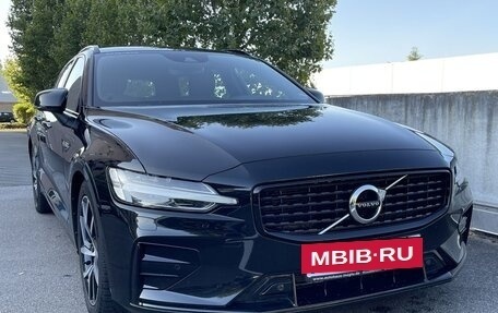 Volvo V60 II, 2021 год, 3 280 000 рублей, 3 фотография