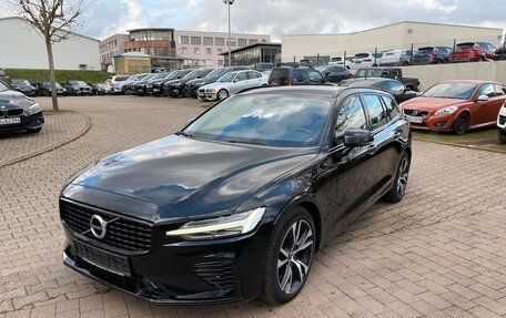 Volvo V60 II, 2021 год, 3 410 000 рублей, 3 фотография