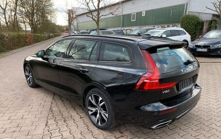 Volvo V60 II, 2021 год, 3 410 000 рублей, 6 фотография