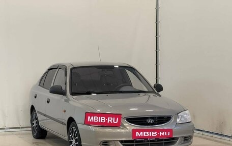 Hyundai Accent II, 2011 год, 635 000 рублей, 2 фотография