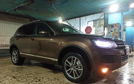 Volkswagen Touareg III, 2011 год, 2 200 000 рублей, 10 фотография